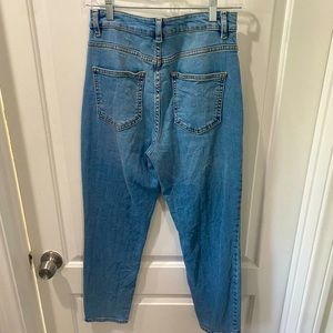 ASOS DESIGN / Farleigh high waisted slim mom jeans / light stone wash